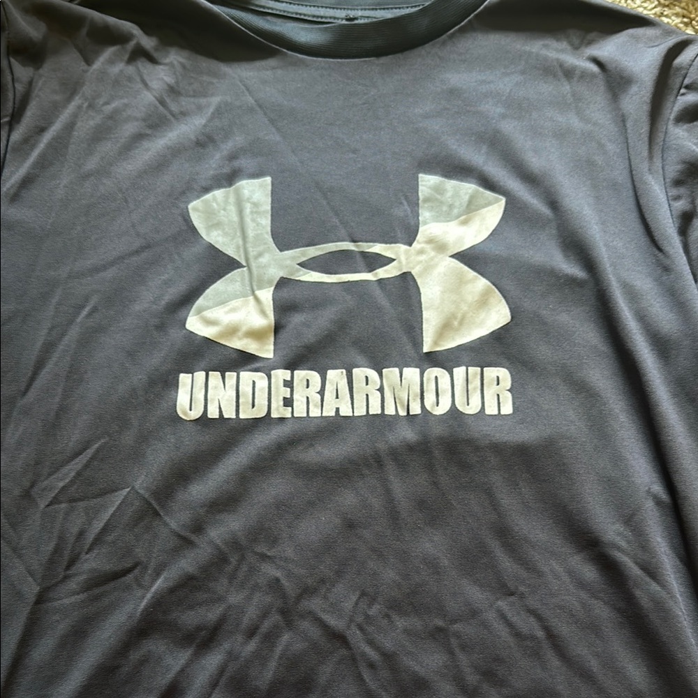 Under Armour Men's Grey Shirt